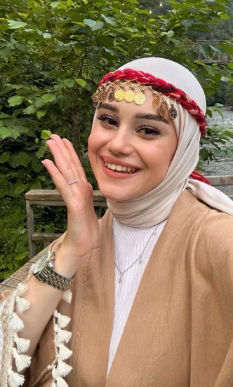 Esra ✅